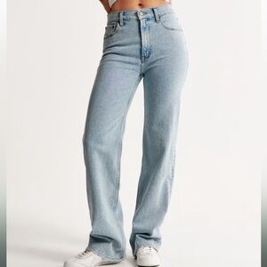 Abercrombie & Fitch Women's Light Blue High Rise 90s Relaxed Jeans